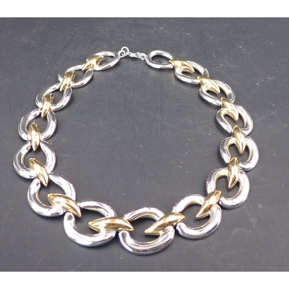 Vintage ESSEX Large Oval  Link  Collar Necklace with Gold Tone Links